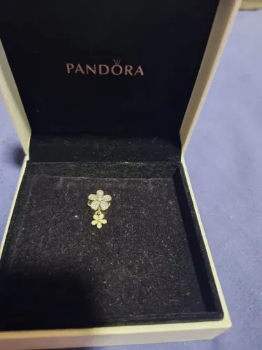 Berloque Pandora Florzinha