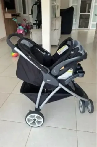 Carrinho CHICCO VIARO e bebê conforto CHICCO KEYFIT 30