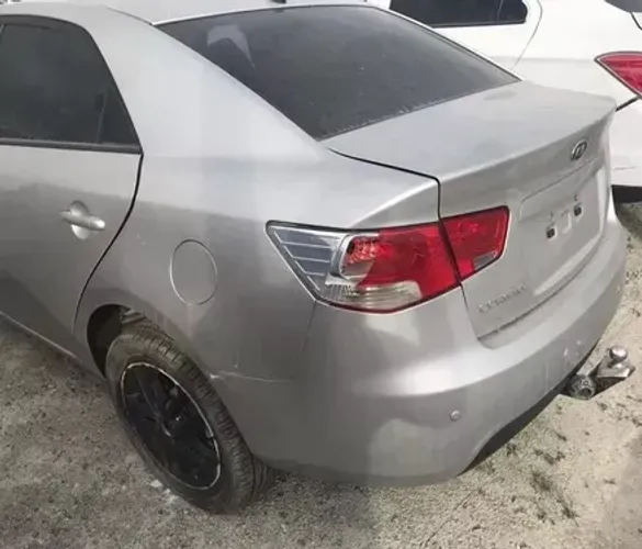 Sucata Cerato para retirada de peças