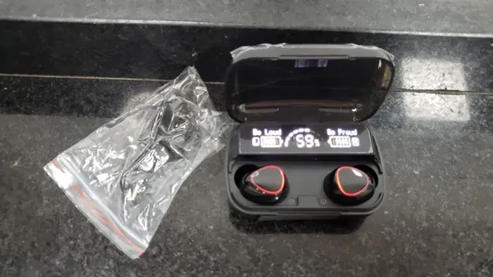 Fone de ouvido TWS bluetooth 5.1 com display LED