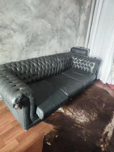 Sofa capitone, chesterfild original - com detalhe