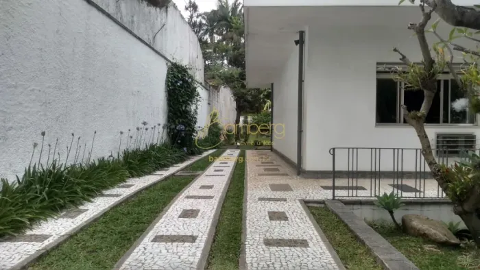 Casa Térrea para Locação, Brooklin Paulista ao Lado Campo Belo, 6 vagas Próximo de Tudo.