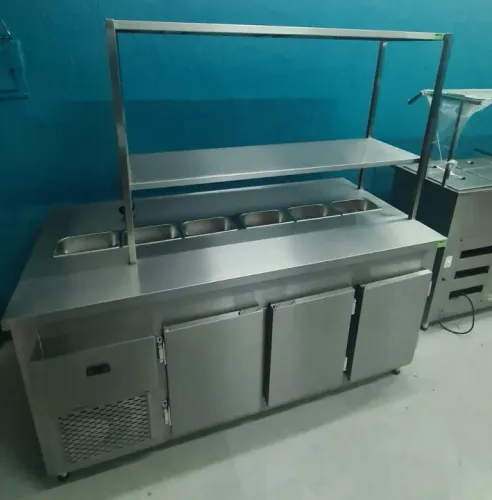 Balcao refrigerado com condimentadora sob medida- para pizzaria 
