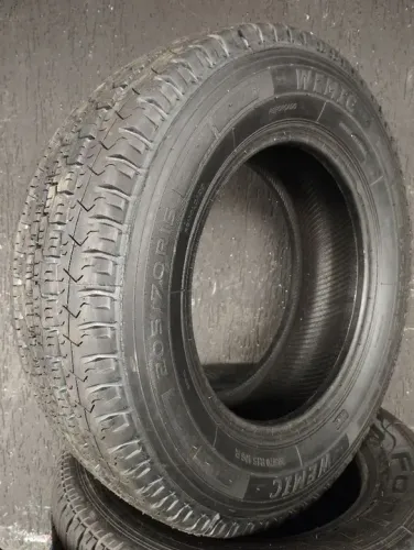 PNEU 205/70 R15 CARGA REMOLD 