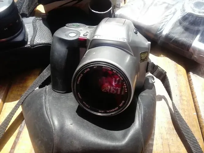 Máquina fotográfica de filme olimpus
