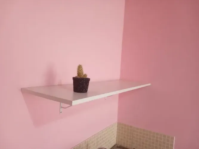Prateleira multiuso(1,0m x 0,30m) com mão francesa incluso