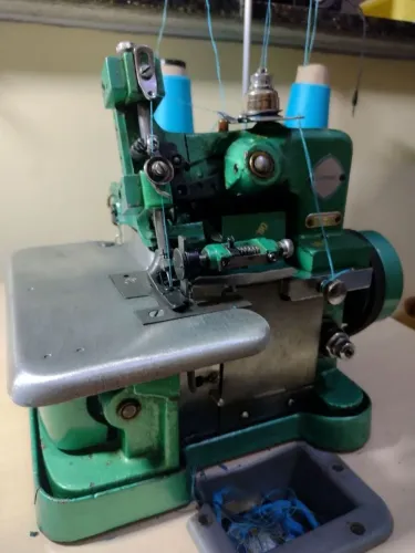Máquina de costura overloque