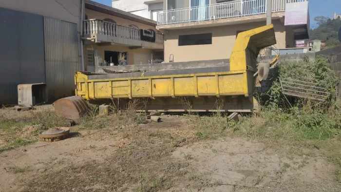 Caçamba Amarela para Caminhão