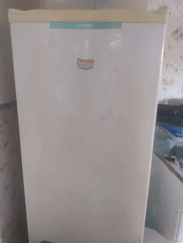 Freezer vertical 127v 121litros