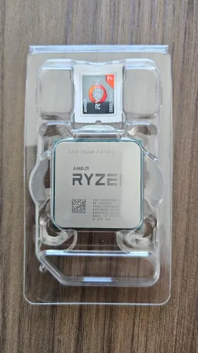 Processador AMD Ryzen 7 3700X + Cooler Wraith Prism RGB - Na Caixa