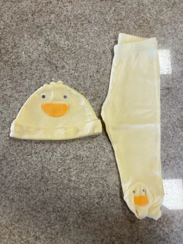 Conjunto Carters temático de patinho para bebê