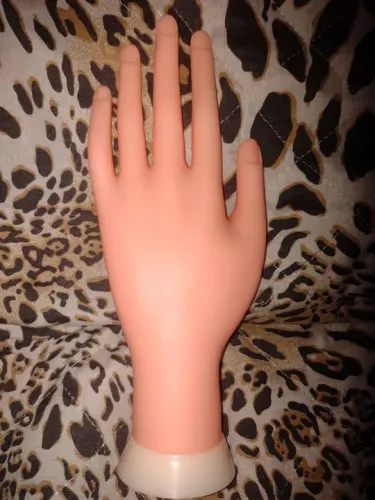 Mão para treinamento manicure