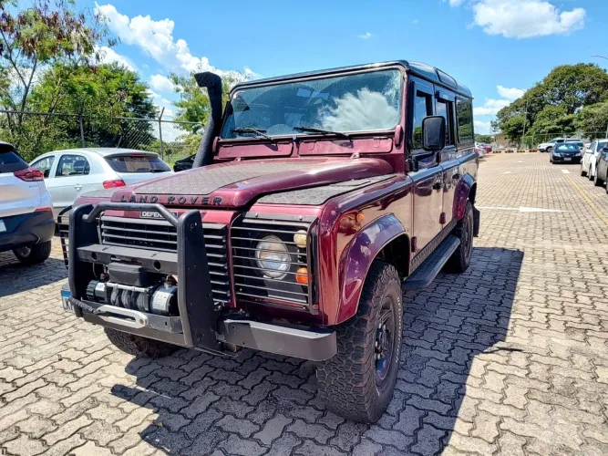 Defender 110 SW ano 2000 com projeto motor home