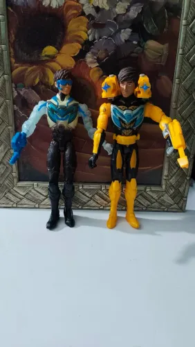 Kit com 4 Bonecos Max Steel - Colecionáveis e Articulados<br>