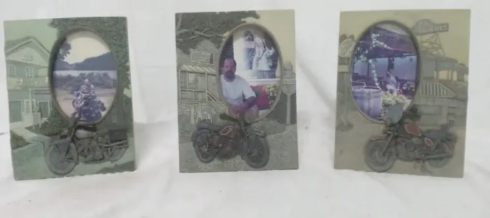 Porta Retrato (são 3 peças) Motivo Motos Antigas para pendurar ou colocar em pé