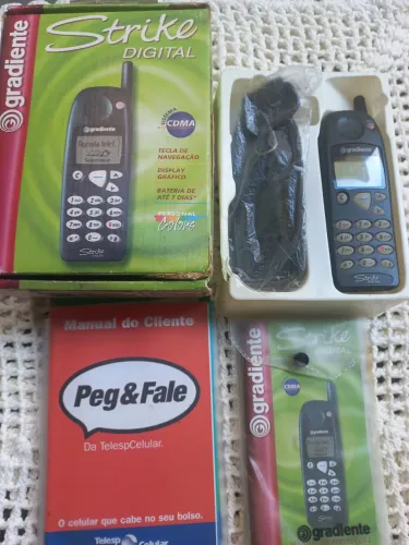 Celular Strike Gradiente Digital CDMA - Colecionador