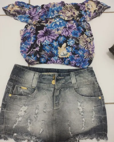 Conjunto Floral e Jeans Despojado