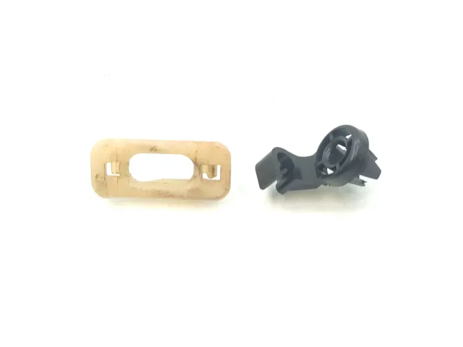 Suporte Fixação Braço Capô Gm Classic 2010 2011 2012 2013
