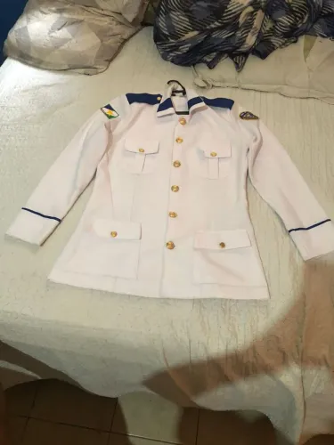 Vende-se túnica branca