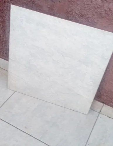  Sobra de piso cerâmico bege claro - lote completo em Petrópolis (Caxambu)<br>