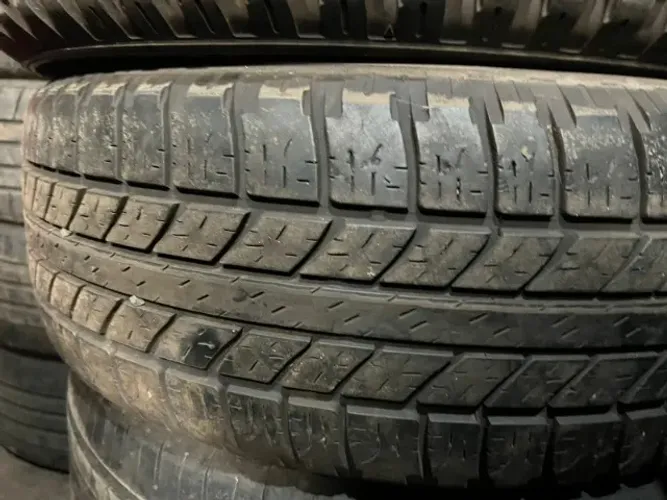Pneu 235/65/17 Goodyer 80% Vida util