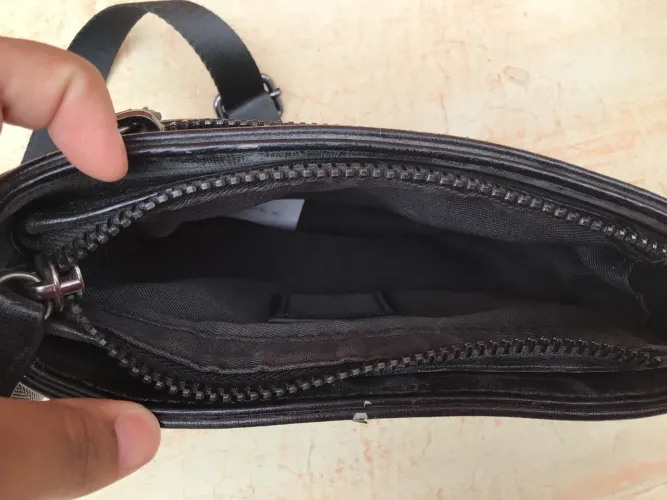 Bolsa de ombro masculina preta