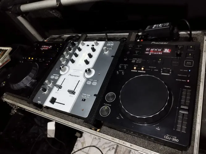Pioneer CDJ-350 DJM-350 セット ハードケース付き Pioneer CDJ-350 DJM-350 セット ハードケース付き 中古品