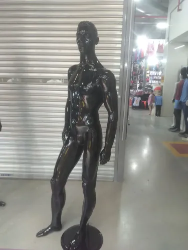 Mannequin Preto