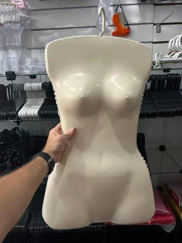 Cabide pvc bege ultra resistente novo (loja)