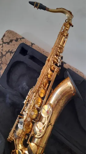 Saxofone tenor Winner seminovo