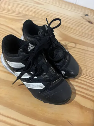 Chuteira Adidas Infantil - Ótimo estado - EUA