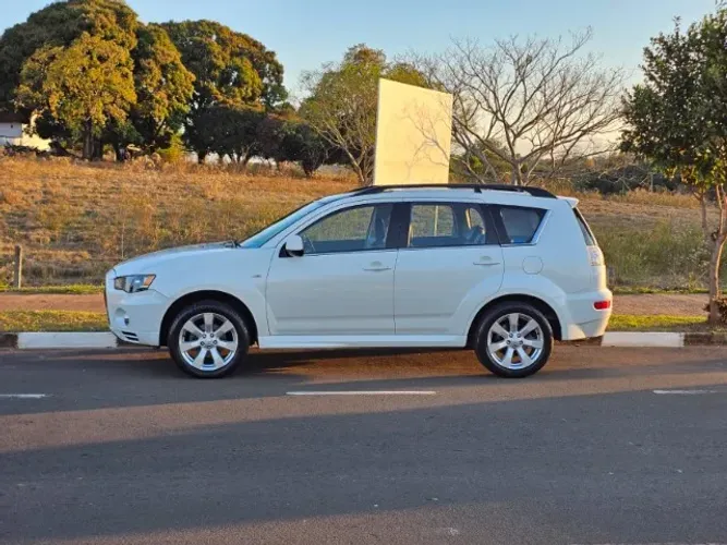 Mitsubishi Outlander 3.0/ GT 3.0 V6 Aut. 2013