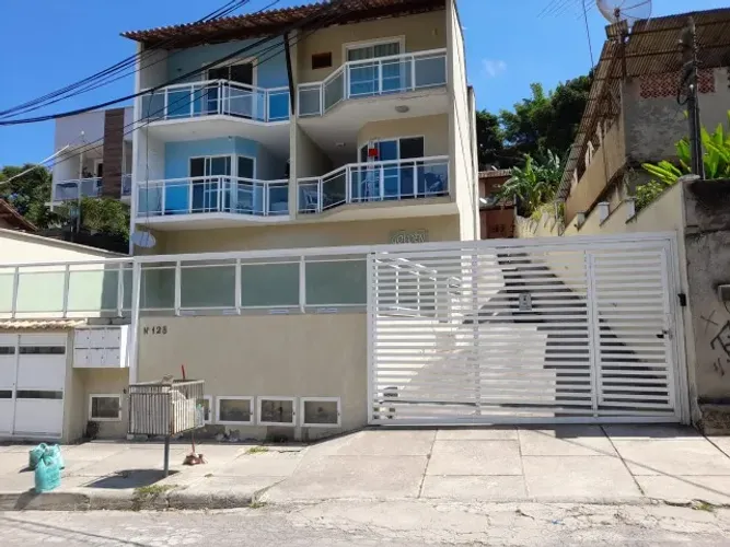 CASA DUPLEX NO RIO DO OURO.