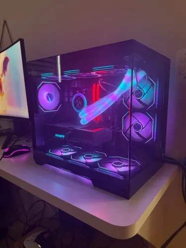 PC Gamer RTX 4070 Super, Ryzen 7 X3D, 32gb RAM, 2tb SSD