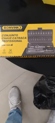 Vendo um estojo de ferramentas de catracas