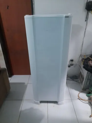 Vende-se geladeira Esmaltec