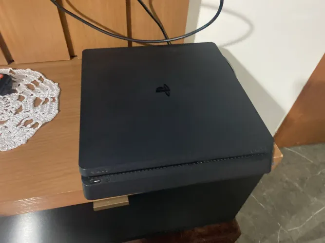 PS4 Slim Completo + 7 Jogos + 2 Controles Por R$1600 / Negociável No Pix Leva Hoje