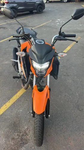 Vende-se Titan 160 ou troco por biz