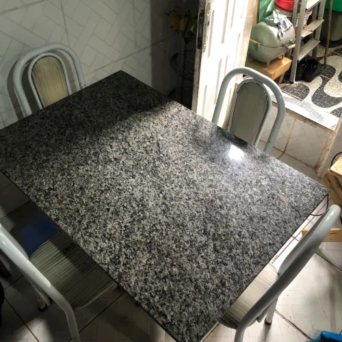 Mesa de mármore + 4 cadeiras