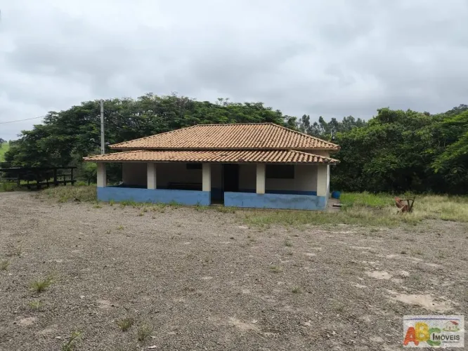 Fazenda para Venda em Monte Santo de Minas, rural, 3 dormitórios, 1 banheiro, 3 vagas