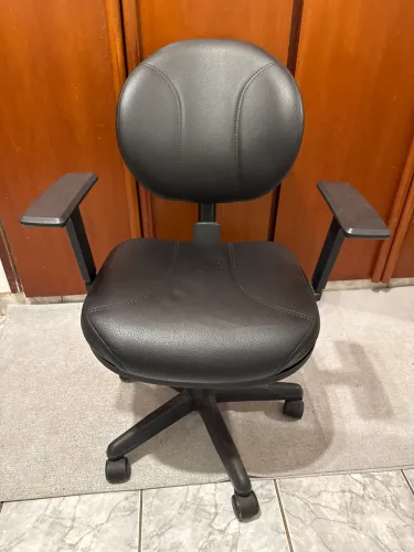 Vende-se cadeira