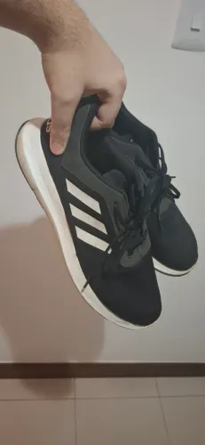 Tenis de corrida adidas cor preta