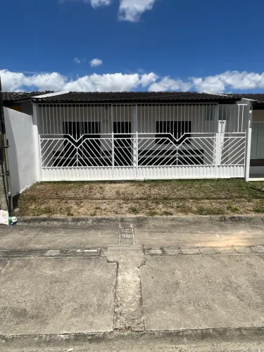 Casa a venda no Condomínio Grand Jardim dos Pinheiros
