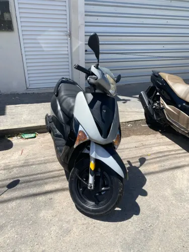 Vendo ou troco Honda lead