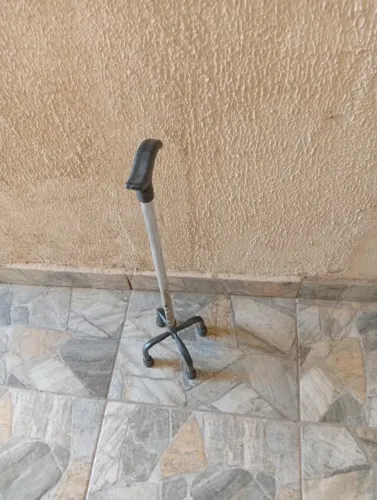 Bengala de 4 apoios