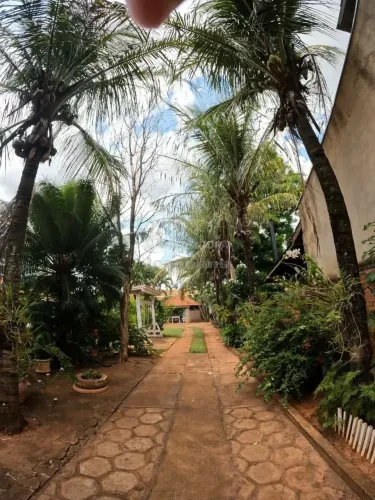 Casa térrea para venda e locação no Condomínio Estância Bacuri com 03 quartos, armários e 