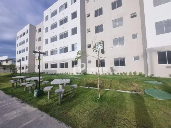 Apartamento com 2 dormitórios para alugar, 38 m² por R$ 1.318,16/mês - Lagoa Redonda - For
