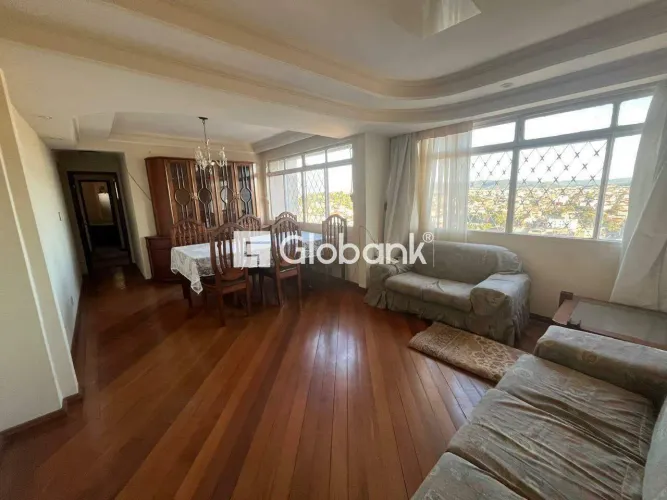 Cobertura para locação no centro 284m2, 4 quartos sendo 2 suítes
