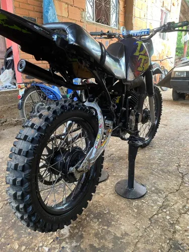 Vendo dt 180 toda preparada pra trilha