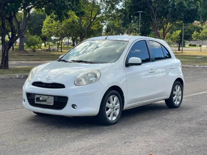 Nissan March SR 1.6 16V Flex Fuel 5P 2014